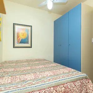 https://apartamento-beira-mar-lateral-na-praia-de-mariscal-2662.santa-catarina-brasil.com